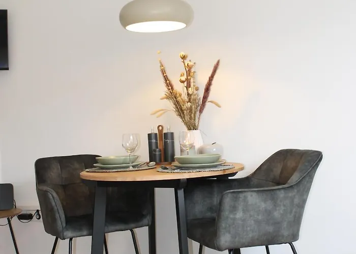 Mit 2 Betten In Flughafennaehe 아파트 *